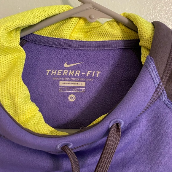 Nike women’s sweatshirt, size x-small like new - Picture 7 of 9